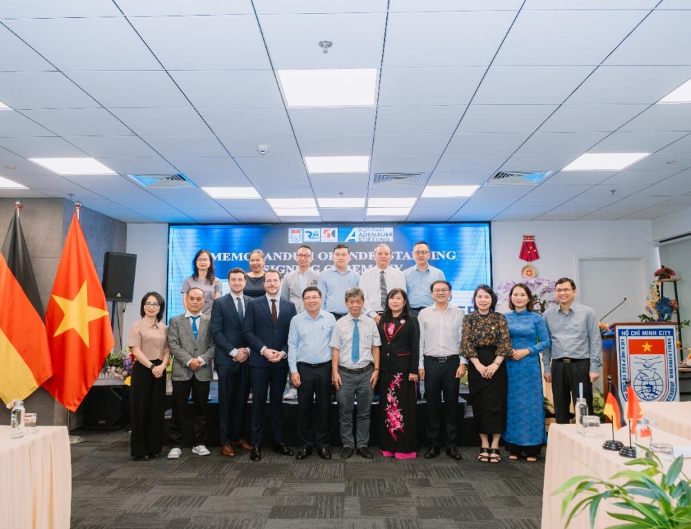 Viện Nghiên cứu Kinh Tế – Xã hội Trường Đại Học Sài Gòn ký kết thỏa thuận hợp tác với Văn Phòng Đại diện Konrad- Adenauer- Stiftung tại Việt Nam