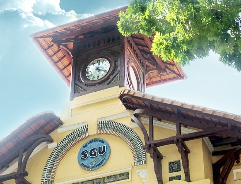 Trường Đại học Sài Gòn đồng hành cùng sinh viên có hoàn cảnh khó khăn do ảnh hưởng bởi bão lũ kéo dài