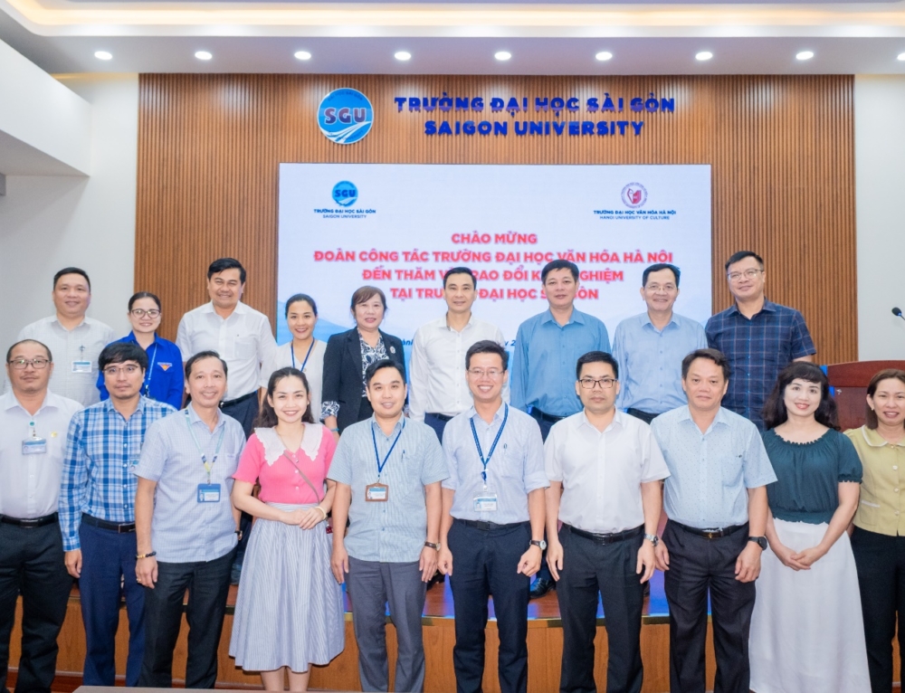 Trường Đại học Sài Gòn và Trường Đại học Văn hóa Hà Nội trao đổi, chia sẻ kinh nghiệm quản trị đại học